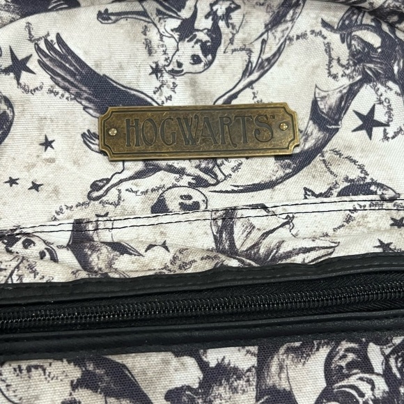 Official Licensed Harry Potter Hogwarts Backpack Brass Plate Front Zippers - Picture 3 of 8